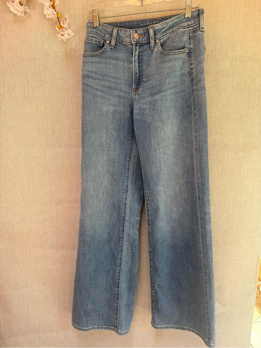 Chicos High Rise Wide Leg Jean Size 2